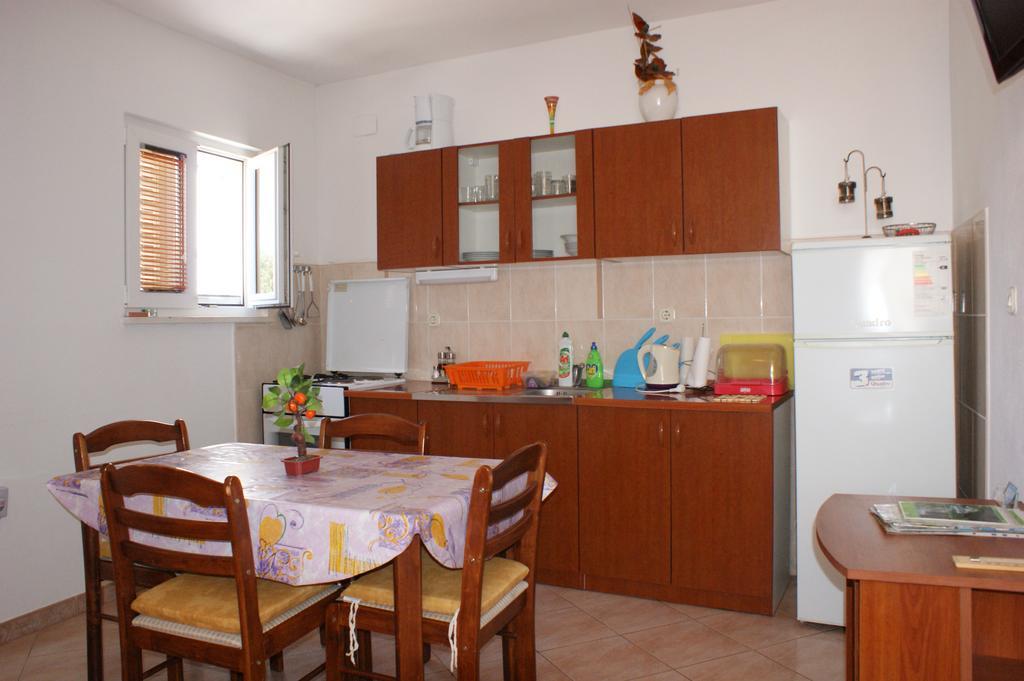 Apartments Kairos - Bili 9 Kaštela Buitenkant foto