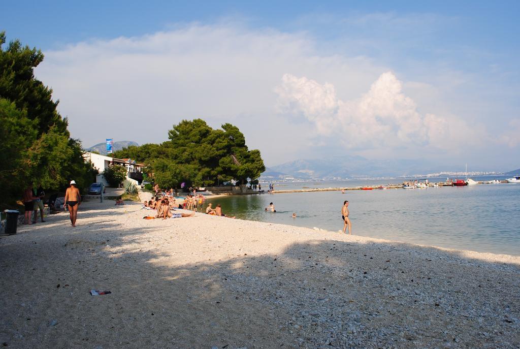 Apartments Kairos - Bili 9 Kaštela Buitenkant foto