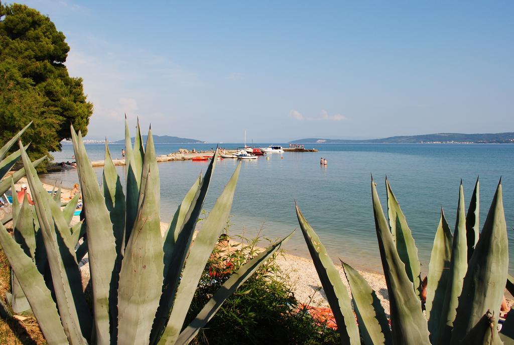 Apartments Kairos - Bili 9 Kaštela Buitenkant foto