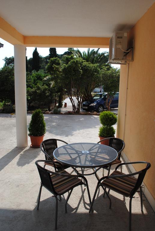 Apartments Kairos - Bili 9 Kaštela Buitenkant foto