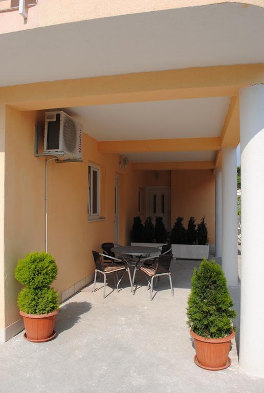 Apartments Kairos - Bili 9 Kaštela Buitenkant foto